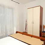 8765f Apartamento *